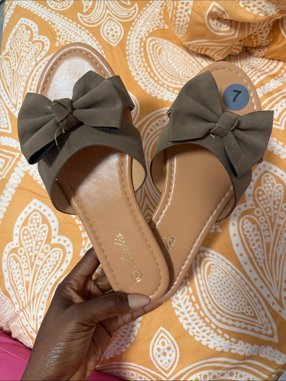 Women’s Bow Slide Sandals – Taupe – Size 7